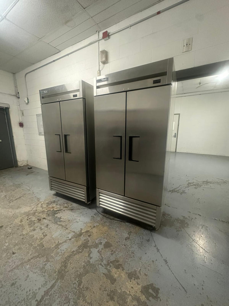 Used True T-35-HC 40" Wide Double Solid Door Reach-In Refrigerator(Manufactured in 2021)